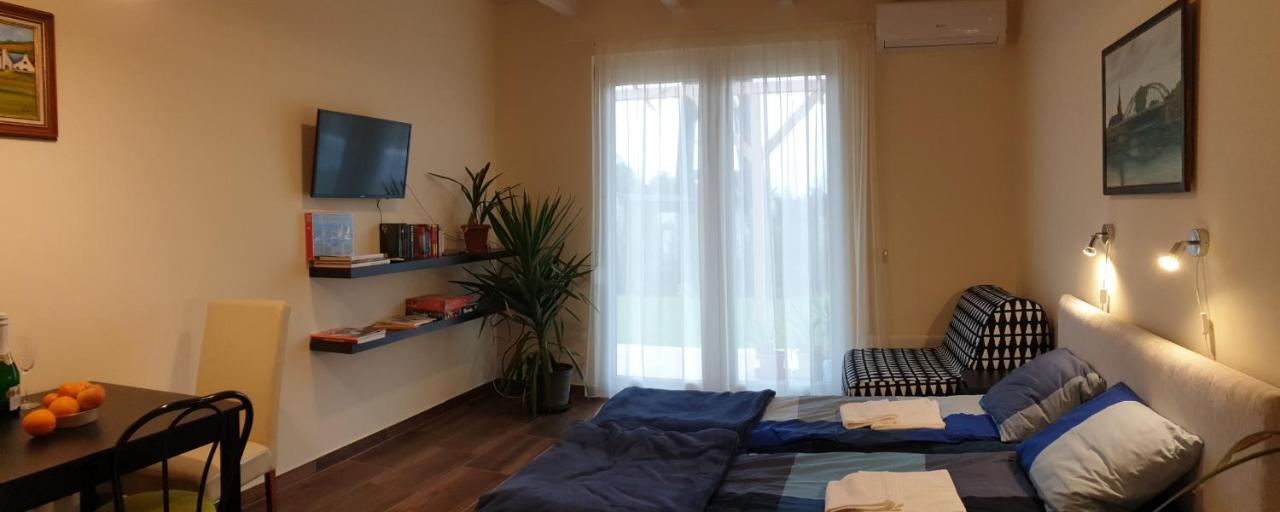 Buzavirag Apartmanhaz Балатонакалі Екстер'єр фото