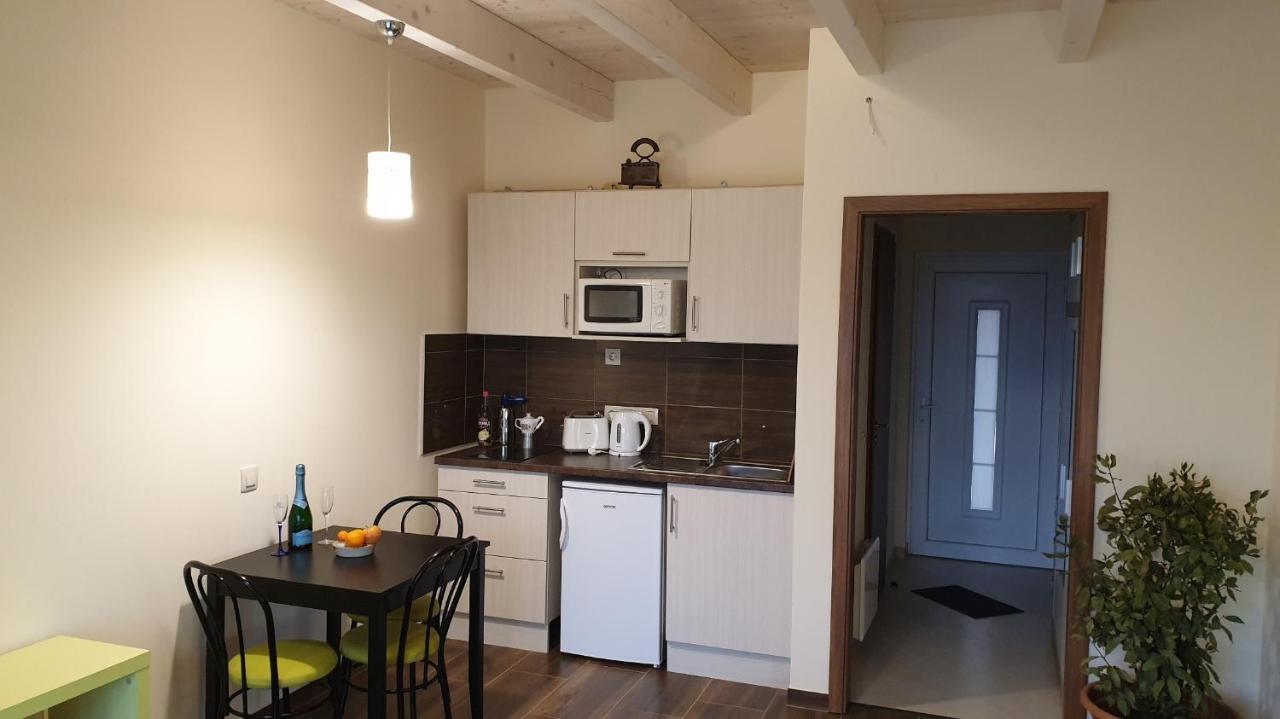 Buzavirag Apartmanhaz Балатонакалі Екстер'єр фото